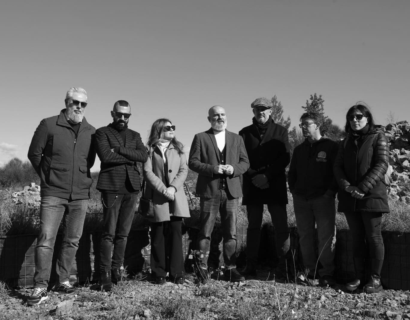 da sx: Michele Mariani Assessore alla cultura di Macchia D’Isernia, Antonio Pallotta, Carmen D’Antonino, Giovanni Martino Sindaco di Macchia D’Isernia, Saverio Teruzzi Coordinatore nazionale degli Ambasciatori di Terzo Paradiso, Emiliano Neri
